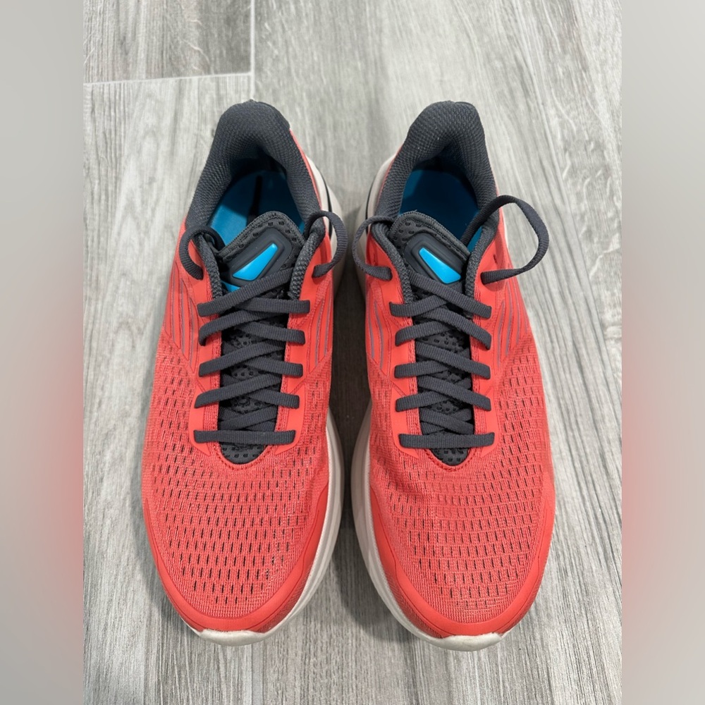 Women’s Saucony Endorphin Shift3